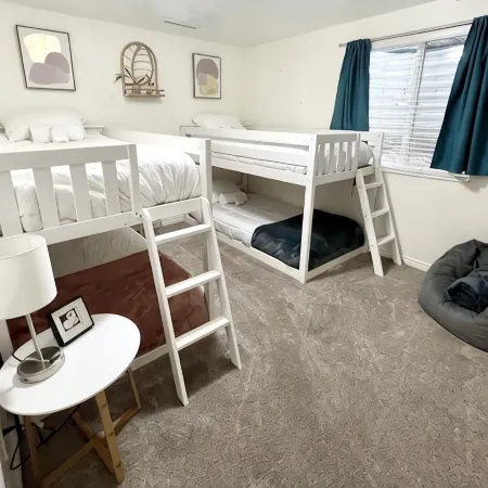 Orem Lower Level Apartment w/ Hot Tub access! 6 minutes to Provo Canyon