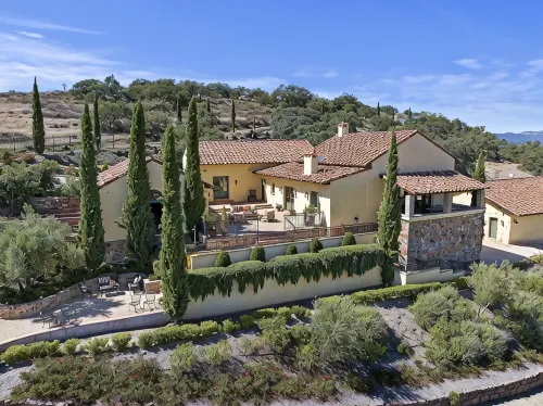Temecula Valley Wine Country Area - European Villa on 20 Acre Vineyard - فلل