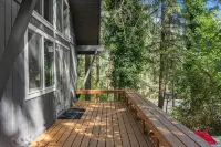 FREE Hot Tub Use + LV 2 EV Charging! Cozy Cabin - 5 min from Belfair State Park - Alppimaja