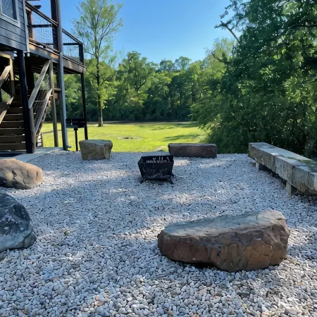 "RIVER TIME" CABIN DIRECTLY ON CADDO RIVER, FLAT YARD
