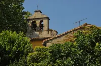 Au Mazet de Carmélina, an old building dating from 1850 in the heart of the Alpilles mountains