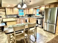 House 20 Minutes from Elk Viewing and 5 Minutes from Local Restaurants! - Wifi