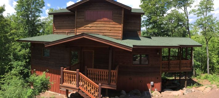 Northern Comfort Overlooking Caribou Lake- Spacious and Secluded Hotels in Cook County