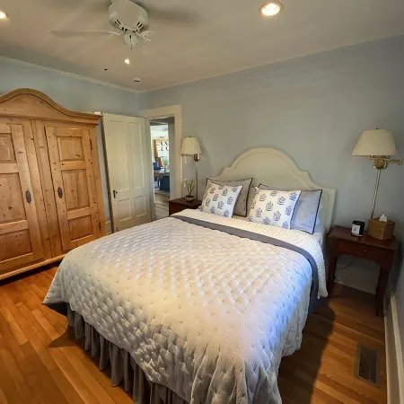 Nantucket Classic! 5 Bed/4 Bath Sconset Beach-Golf-Lighthouse