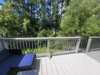 Stylish Remodeled Townhouse - Balcony