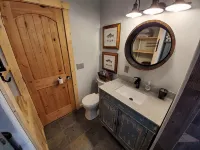 Quaint  Corner Stone Guest Cottage - - Homestays