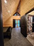 Bear Paw Cabin on the Lake, with Private Water Access, Quiet Getaway Sleeps 6 - Balkoner