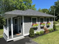 Newly renovated 3 bedroom, 2 bath bungalow, just steps to downtown BBH. - Boutique