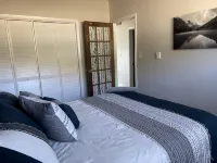 2 bm newly reno condo w/AMAZING Mt. view & 2 blks fr main st /Arkansas River - 3-نجوم