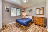 Modern 3Br w/ Mountain Views • Sleeps 8 • 2 Car Garage Plus Extra Parking - 4 tähden