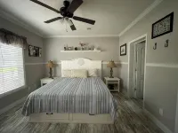 Sportsman's Bluff sits high above a deepwater canal with the river minutes away! - 3-Star