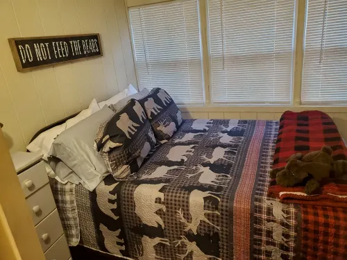 Quaint Cottage near Cranberry Lake - 2-Star