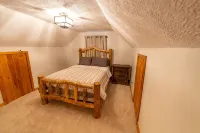 Secluded 3Br Cabin • Fire Pit • RV Parking • Near Tippy DAM & Big-M Trails - Wifi
