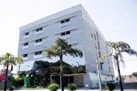 Bombonato Hotel - Fácil Acesso ao Aeroporto e Parque de Exposições Abcz - 2-Star
