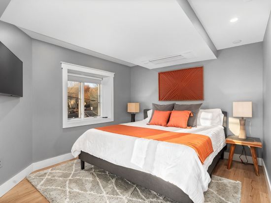 Upscale Duluth Suite / 15 Minute Drive to Canal Park / Easy Parking / Quiet Area