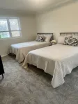 Schaumburg Pool House - 4 ดาว