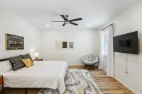 Venetian Gardens Oasis Near Beach W/ Hot tub and Arcade - Boutique