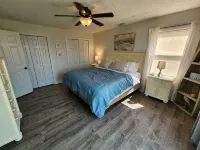 ICW Waterfront Beach Cottage - Sleeps 9! - ブティック
