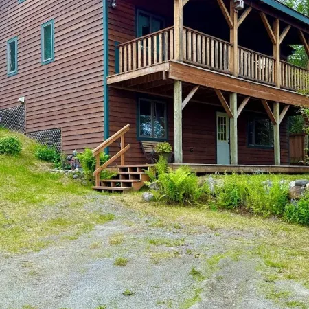 Comfortable apartment with spectacular mountain and ocean views.