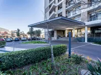 Menlyn Maine Luxury Rentals - parking