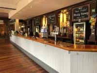 The Raven Hotel - bar