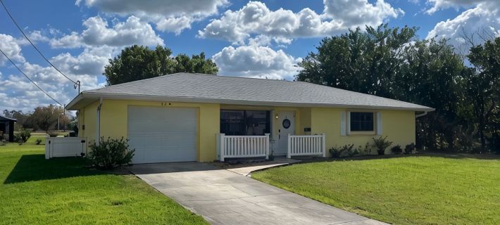 2 bedroom 2 bath single family home in Lake Placid FL. Located in Placid lakes Hotels in Highlands County
