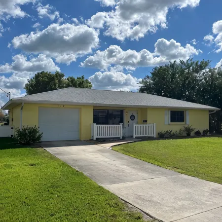 2 bedroom 2 bath single family home in Lake Placid FL. Located in Placid lakes