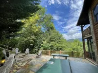 Stunning  Mountain Views From Cabin With Hot Tub & Covered Porch! - Feriehus