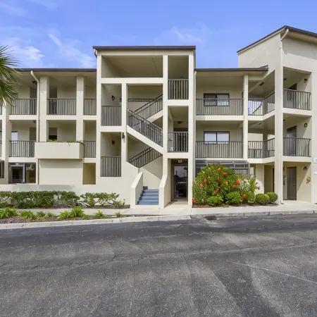 The Flirty Flamingo 3Br/2ba Top Floor Condo in St. Augustine Beach