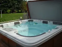 Cabin rental near Cedar Point, Lake Erie, with Hot Tub, Campfire Pit, Gas Grill - 2-Star