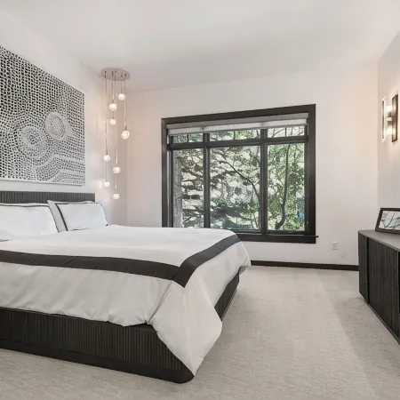 Ski in- ski out 3bd 2ba Modern Contemporary At Capitol Peak Base Village