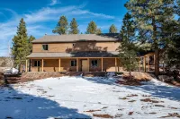Cabin Lodge at Panguitch Lake Sleeps 18, wifi, good roads, year round access - Feriehus