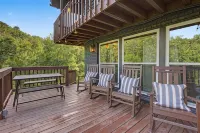 Large cabin near boat rentals & Nantahala with Hot Tub, Pool Table, & Gameroom - Chalets