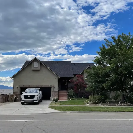Ski Retreat with Hot Tub & 360 Views of SLC from 5bd 4ba in Draper, 100% 5 Stars