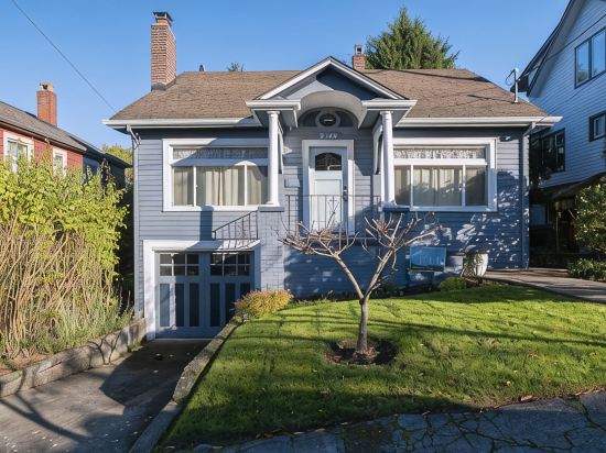 Queen Anne Chateau - Walk Everywhere 1BR Craftsman