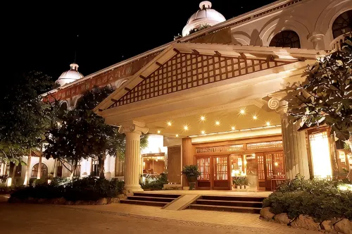 Yuwenquan Hot Spring Resort - Hot Springs