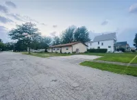 Tis’ Time Hideaway. Just a few blocks from beautiful Lake Erie! - Apartments