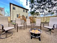 Wowza! Hot Tub, Theater Room + Stock Tank Pool 15 Minutes To Hershey Attractions - Wifi