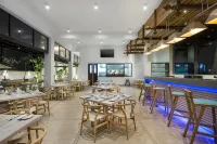 Lucky Elephant Hotel - parking