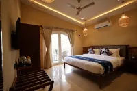 Foxoso Aaristo Baga Beach Resort - Beach