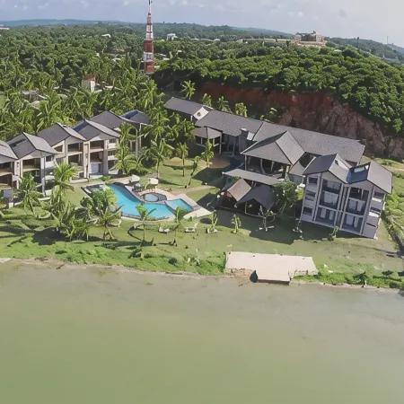 Amaranthe Bay Resort & Spa