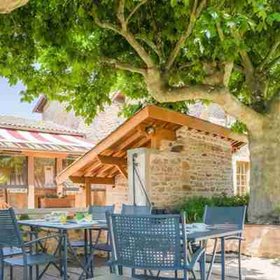 Contact Hôtels Le Savigny & Spa Hotel Exterior