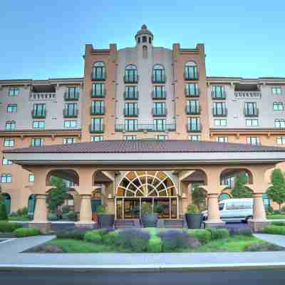 Embassy Suites by Hilton Indianapolis North Hotel Exterior