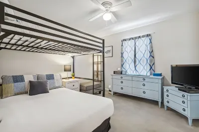Beach Walkers 2 Bedroom Cottage Hotel dekat Florida State University Panama City