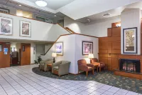 Holiday Inn Express & Suites Burlington Hotels in Mount Vernon