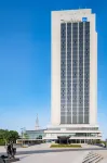 Radisson Blu Hotel, Hamburg Отели рядом со станцией Elbgaustraße Railway Station