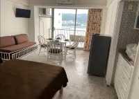Suite 29 Twin Towers Hotels near Tienda 3B