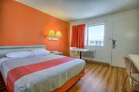 Tulare, CA Hotels in Tulare