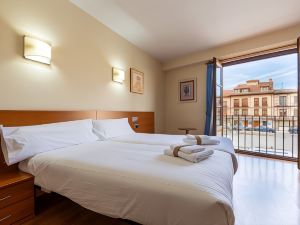 Hotel Zaravencia Plaza Mayor by InsideHome