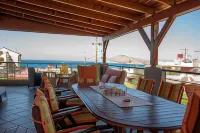 Stamatakis Boutique Studios - Airport Shuttle